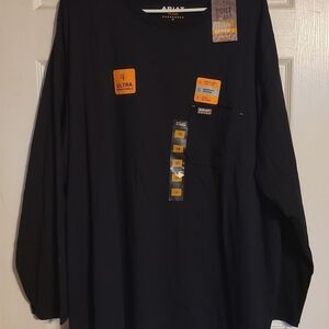 Ariat Women's Long Sleeve Tee in Black with Pocket